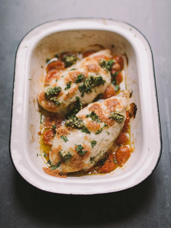 Pesto chicken with mozzarella & cherry tomatoes